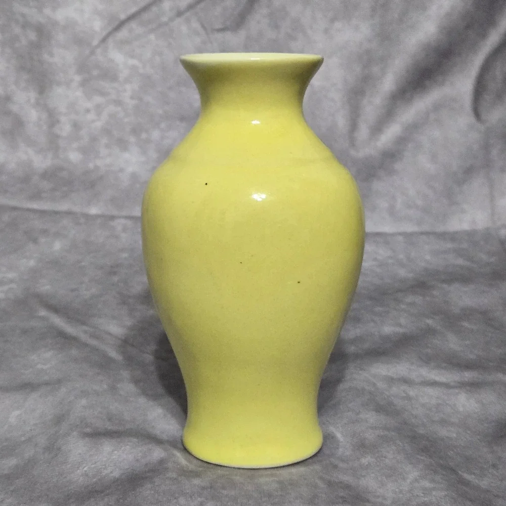 Yellow Floral Vase‎ Small Red Flowers Cottage Core